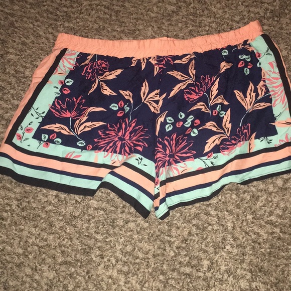 bright, floral shorts - Picture 2 of 2